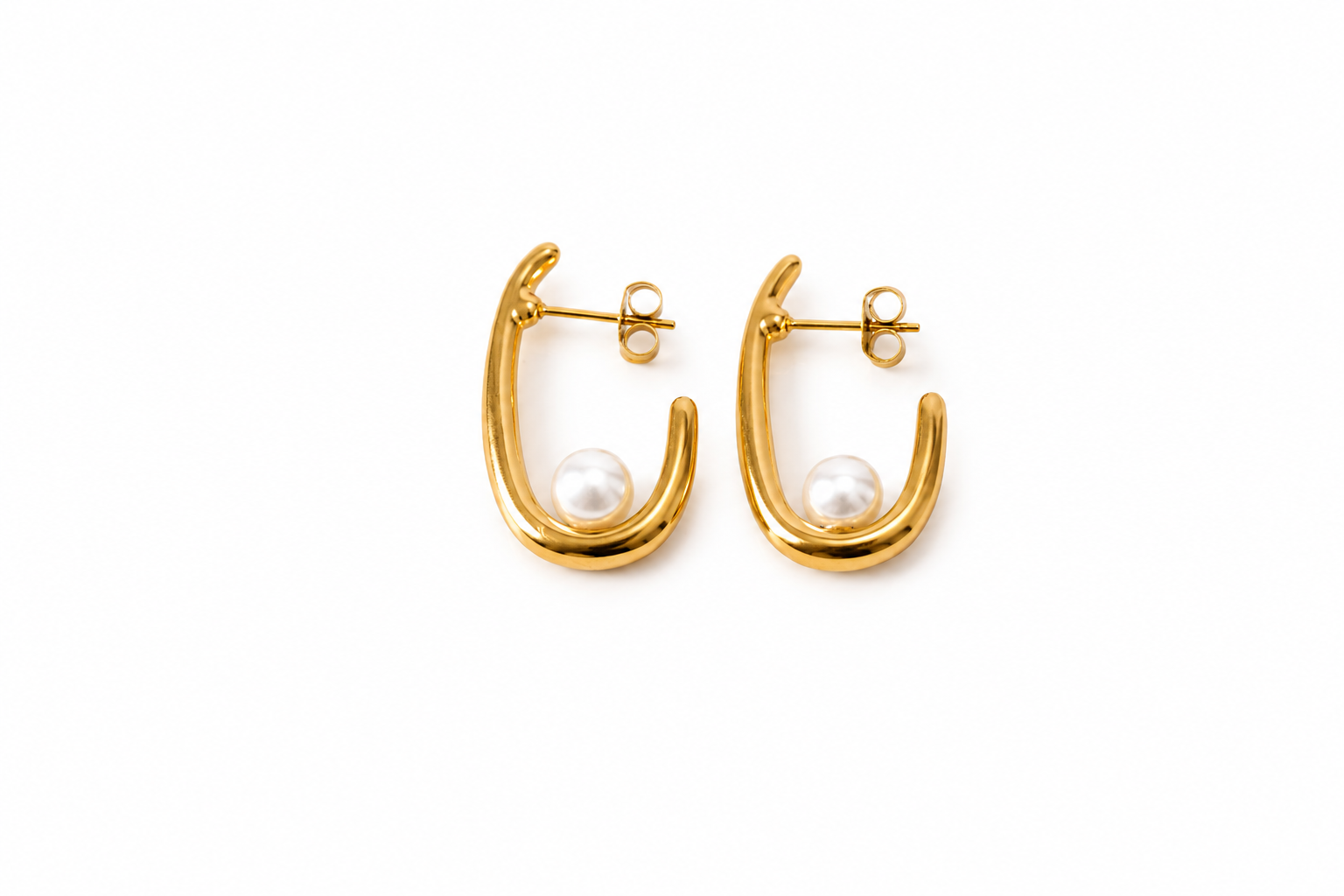Ardenluxe gold pearl cradle hoop earrings in Kenya