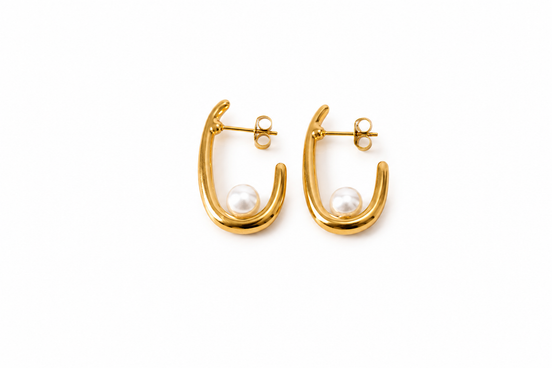 Ardenluxe gold pearl cradle hoop earrings in Kenya