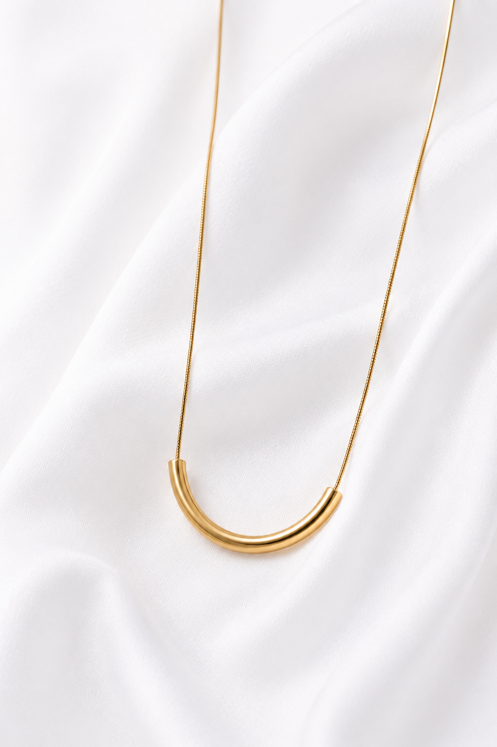 Gold spinebar necklace, Ardenluxe Kenya